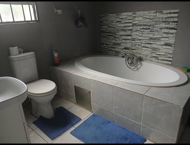 3 BEDROOM HOUSE FOR SALE IN FINETOWN